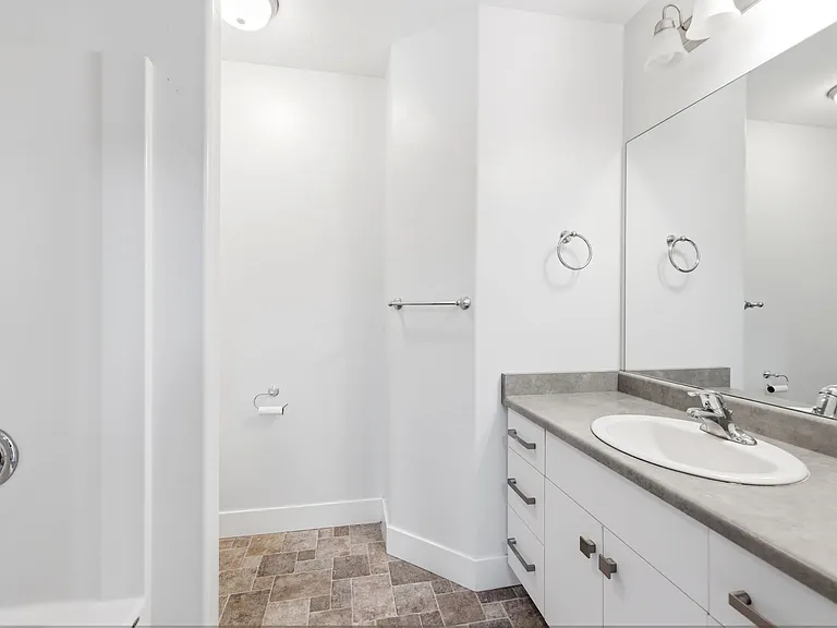 153 W Silver Springs Dr — Photo 20