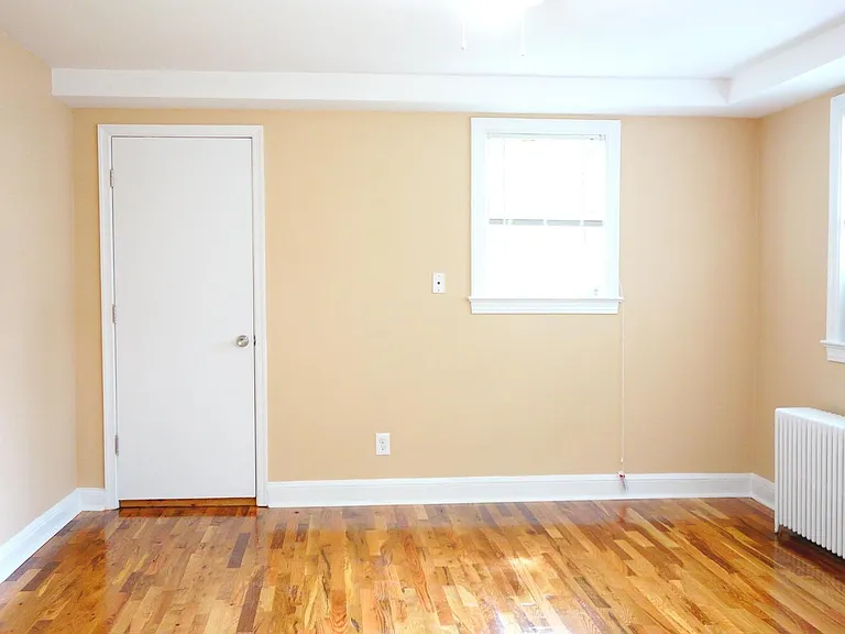 8210 Greenwood Ave — Photo 12