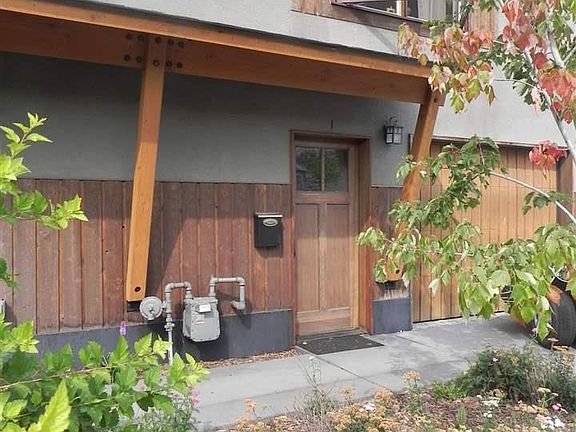 2nd image of 807 Worden Ave