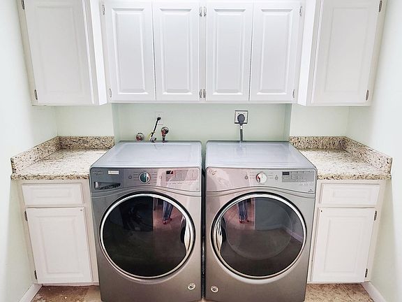 4th image of 1713 Whitehall Drive #401