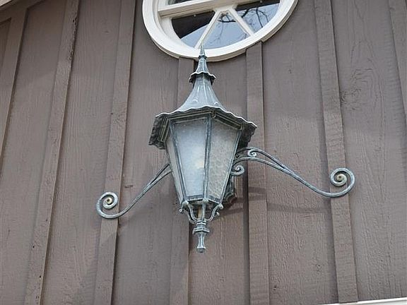 2nd image of 5216 N Sherbrook Ln