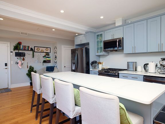 3rd image of 23-25 Bowdoin Ave #4