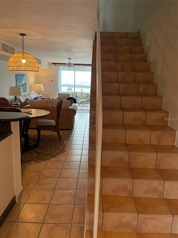 2 bed, 2.5 bath, 1154 sqft, $3,900 — Photo 4