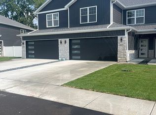 2537 Longwood Dr, Highland, IN 46322