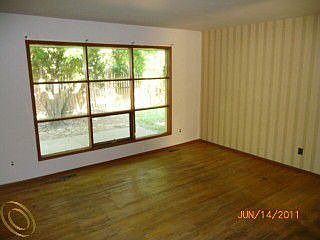 3rd image of 27650 Larkmoor St
