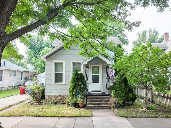 1025 W 7th St, Winona, MN 55987