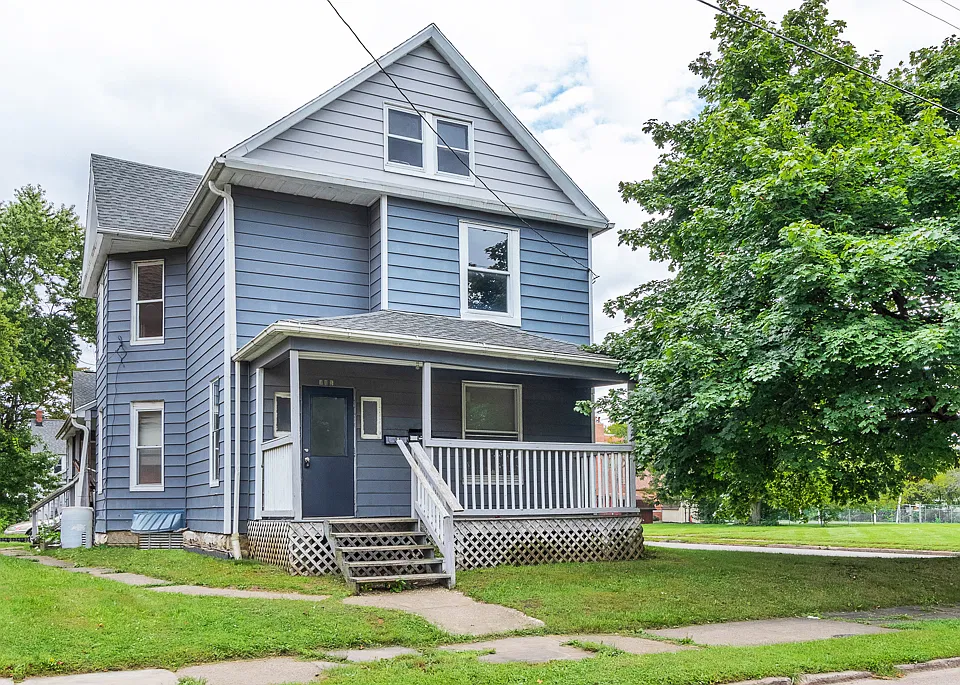 703 Sherman St #3