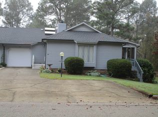 106 Sandham Ct, West End, NC 27376