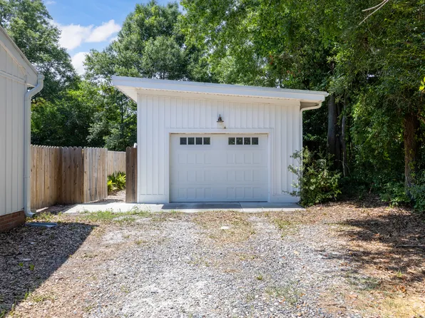 306 Parkway Dr, Wilmington, NC 28409