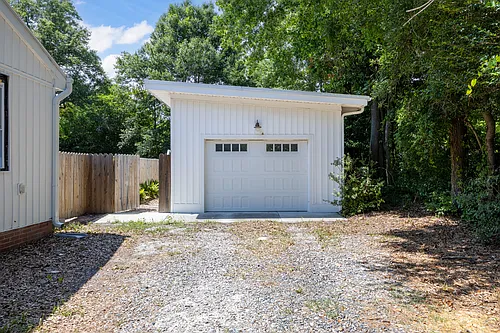 306 Parkway Dr Photo 1