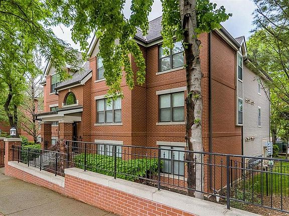 2nd image of 905 Washington St APT 303