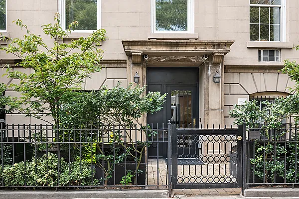 Sold by Compass | media 8