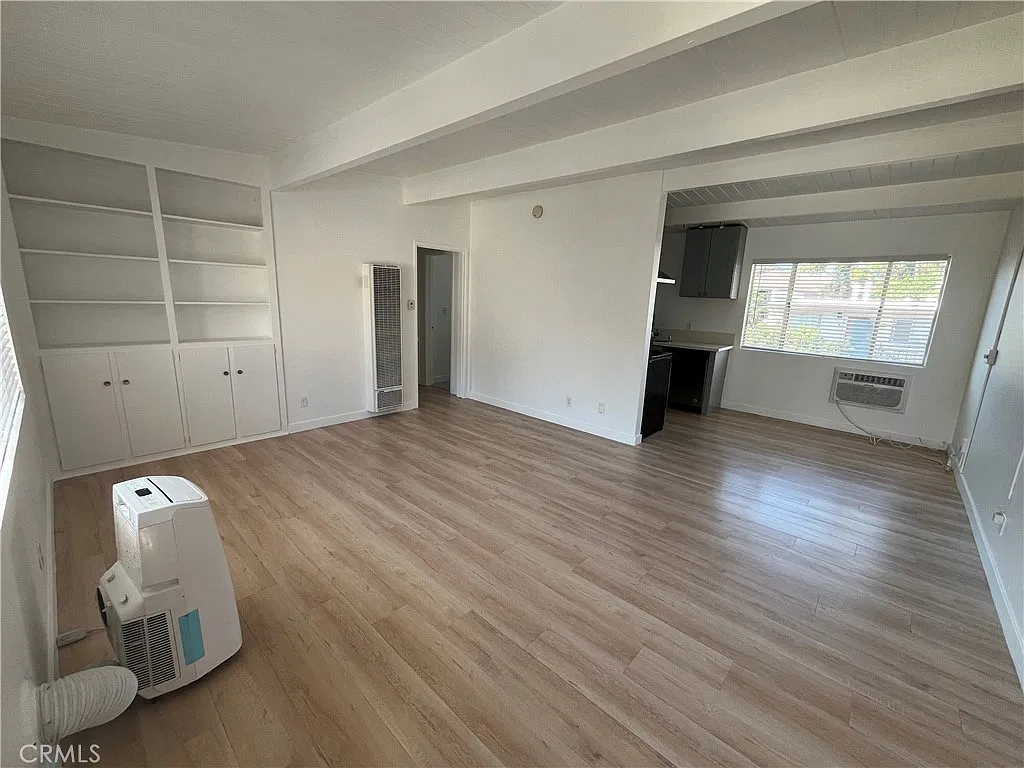 2 bed, 900 sqft, $2,650 — Photo 2