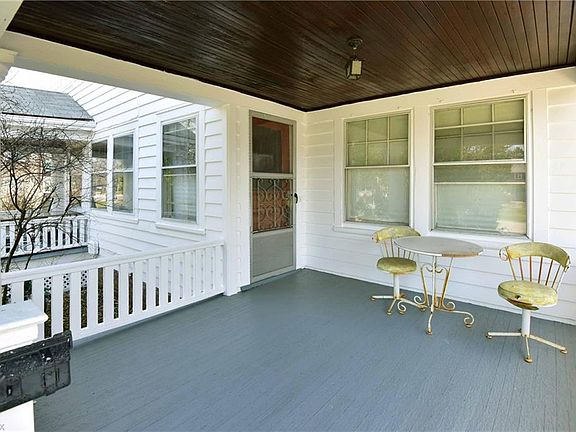 4th image of 15901 Clifton Blvd