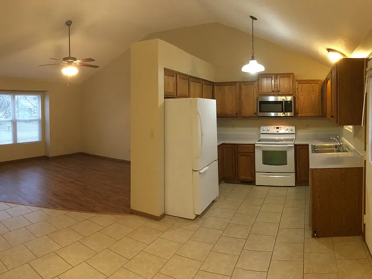 2600 SW Ancaster Rd — Photo 4