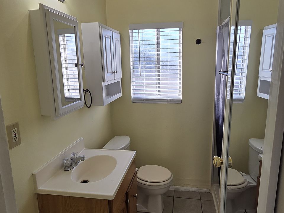 Bathroom & Shower