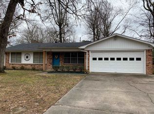 710 Hawkins Ave, Wake Village, TX 75501