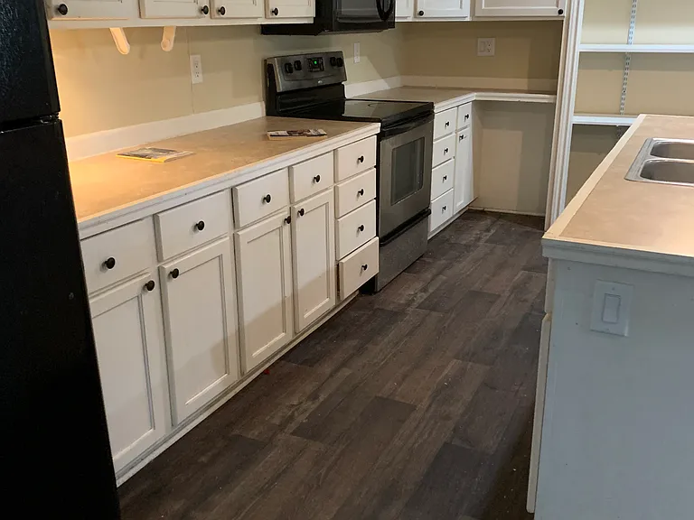 Stonewood Dr — Photo 14