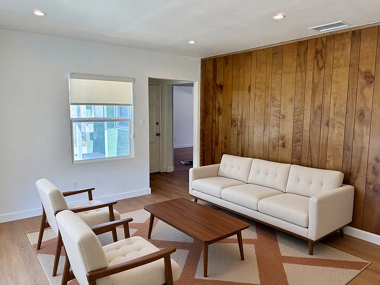 2374 Woods Ave — Photo 12