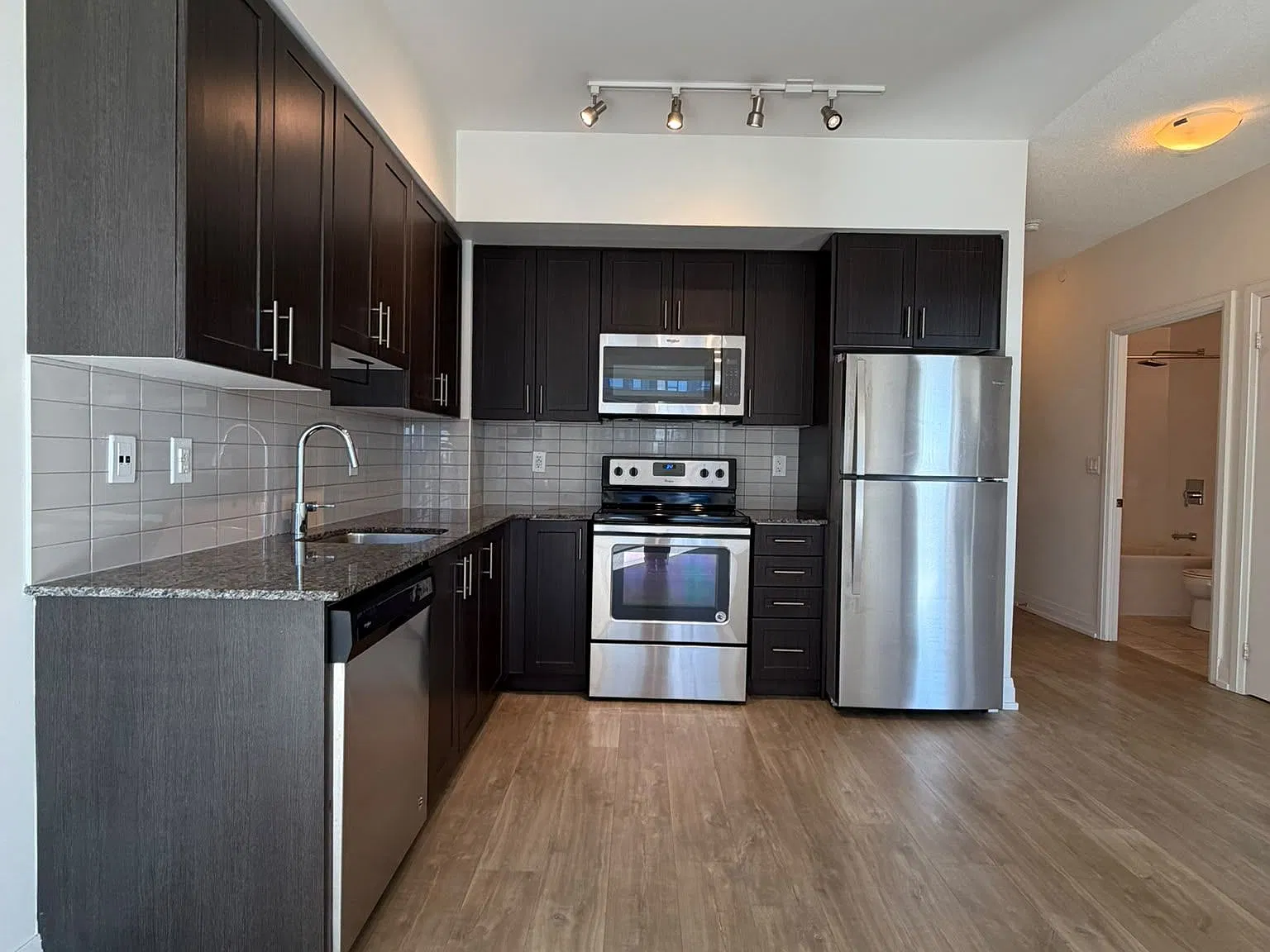 3600 Highway 7 W — Photo 2