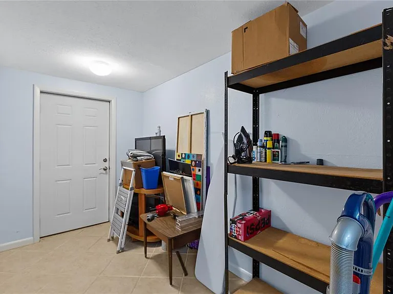 7860 Holiday Dr — Photo 33