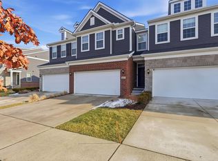 4877 Broomfield Way #92, Lake Orion, MI 48359