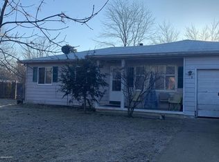 1001 Meadowlane Dr, Sturgis, MI 49091