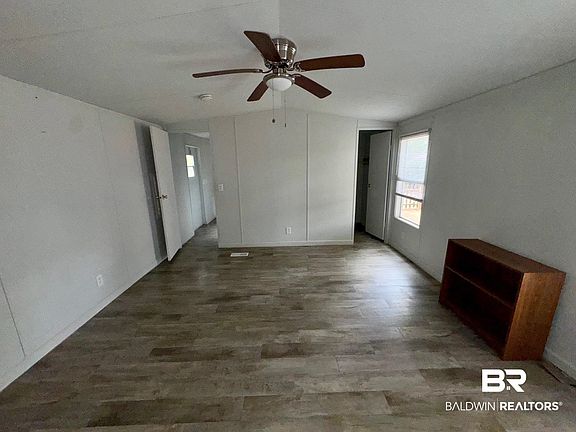 3rd image of 1561 Valencia Dr