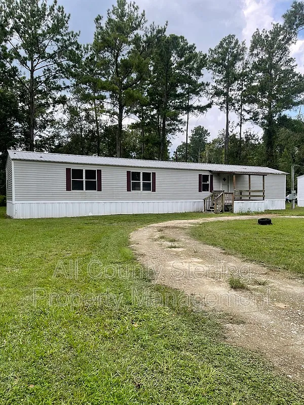3 bed, 2.0 bath, 1216 sqft, $1,300 — Photo 1