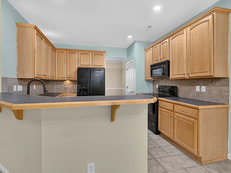 17222 Westmill Ln — Photo 31