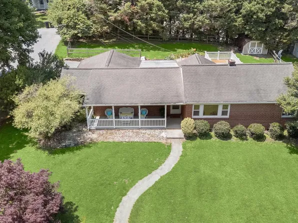 7416 Centre St, Sykesville, MD 21784