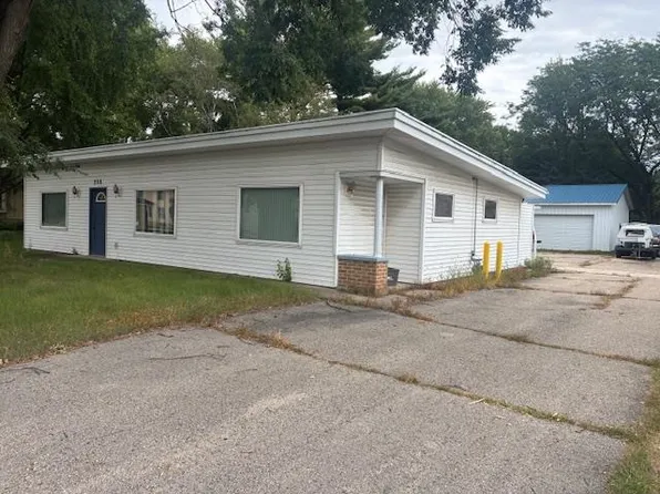 208 N Main St, Rosendale, WI 54974
