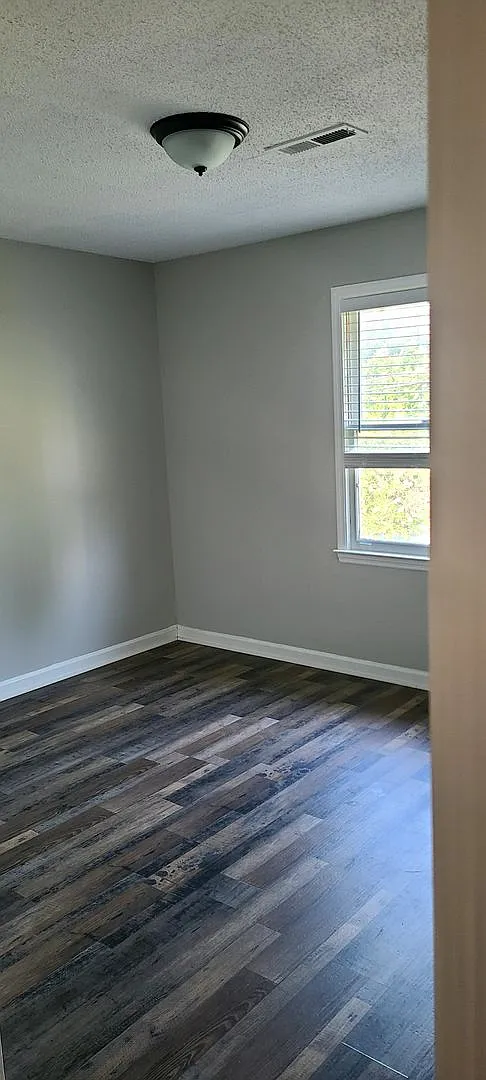 6218 Robinhood Ln Apt A-D — Photo 3