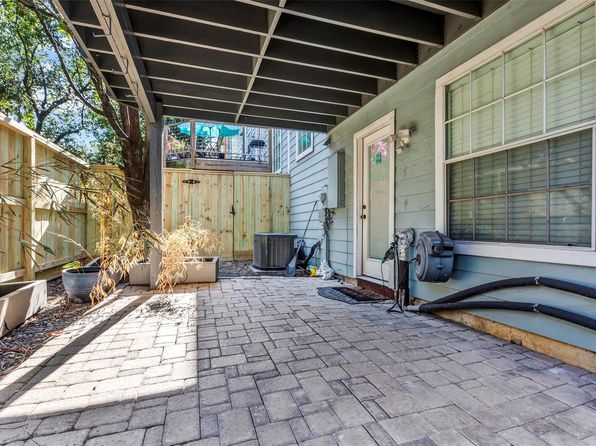 1323 McIlhenny St, Houston, TX 77004