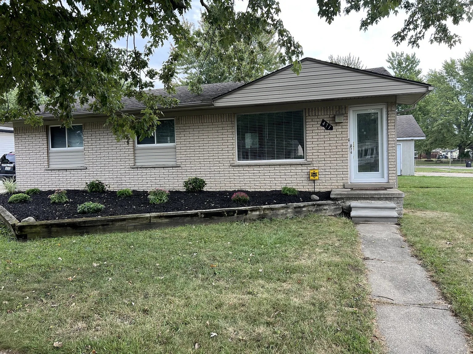 3 bed, 1253 sqft, $2,000 — Photo 1