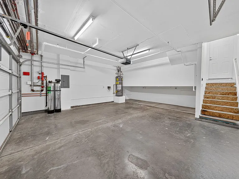 385 Race St — Photo 18