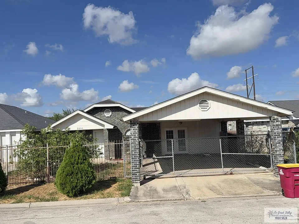 2896 El Encanto St