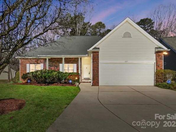 1107 Franklin Thomas Pl, Charlotte, NC 28214