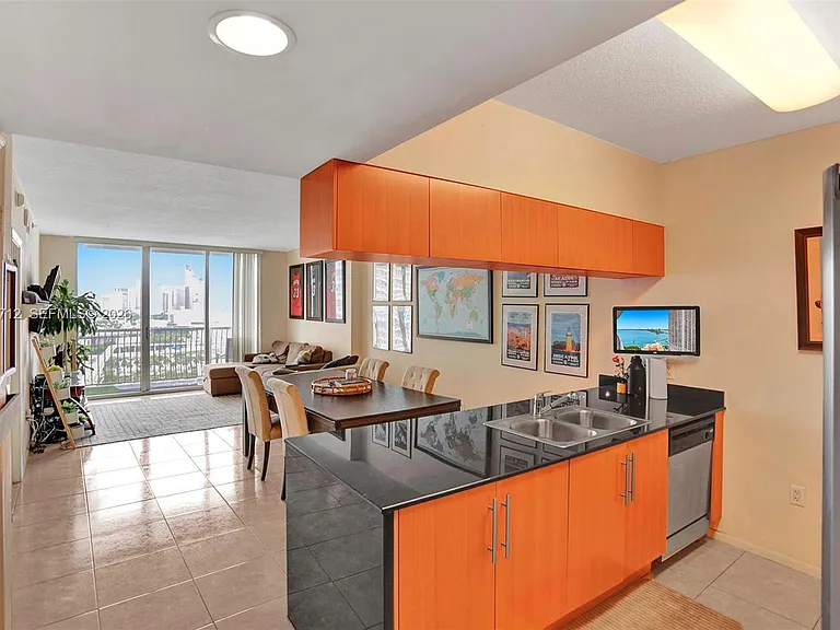 1750 N Bayshore Dr #2206 — Photo 1