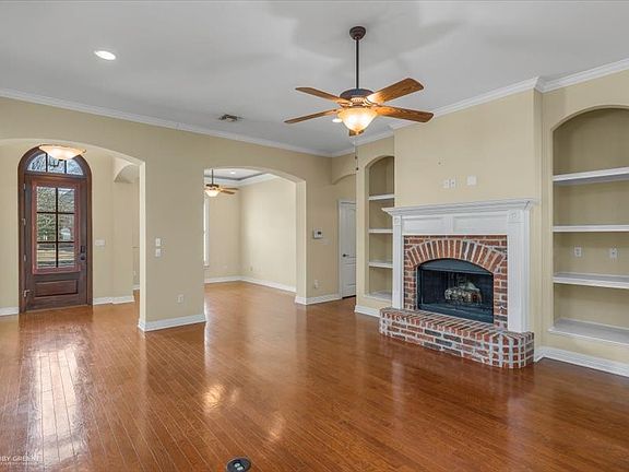 2nd image of 631 Ashley River Rd