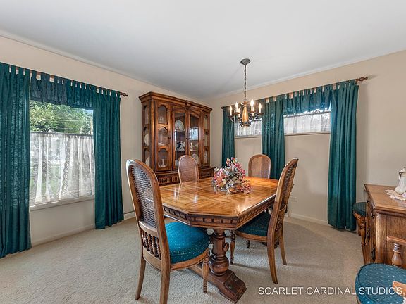 4th image of 1046 S Villa Ave