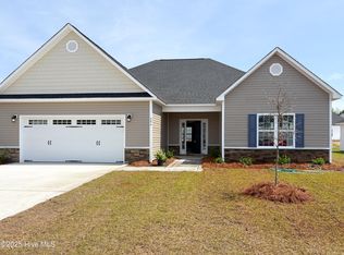 606 Carmel Dr, Sneads Ferry, NC 28460
