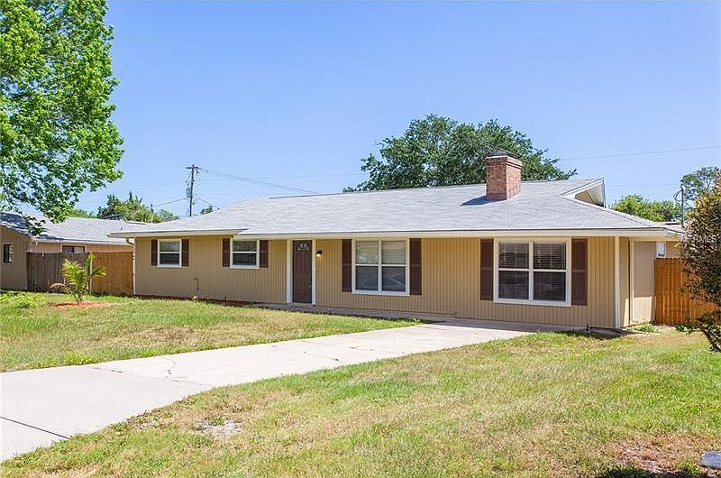1st image of 1807 Willow Oak Dr