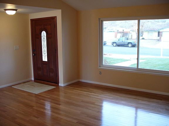 Entrance/Living Room