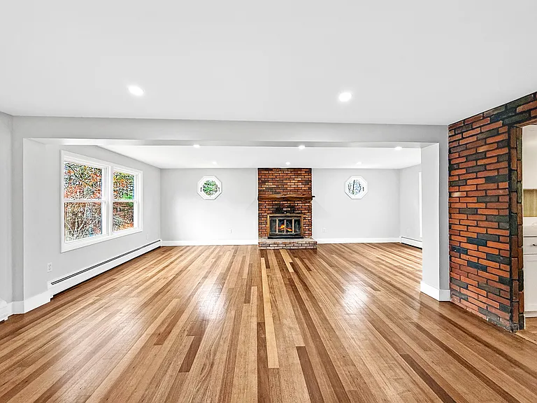 21 Burlington Rd — Photo 10