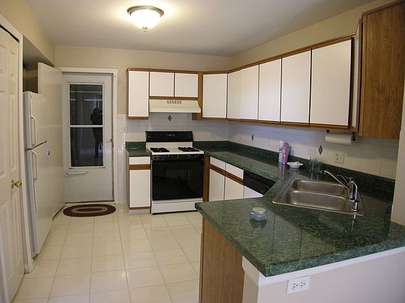 4th image of 115 Hastings Ct