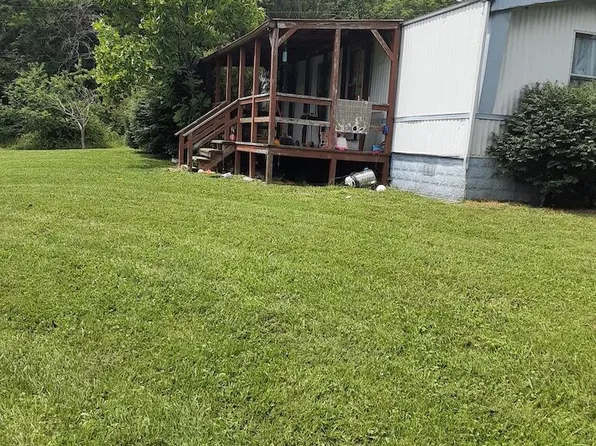1807 Moore Rd NE, Floyd, VA 24091