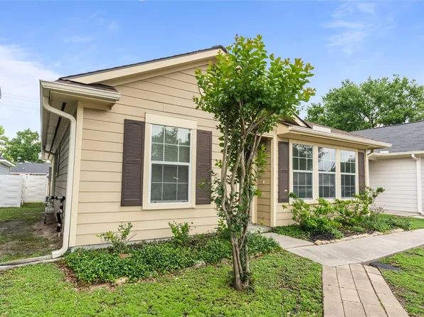 9906 Farrell Dr, Houston, TX 77070