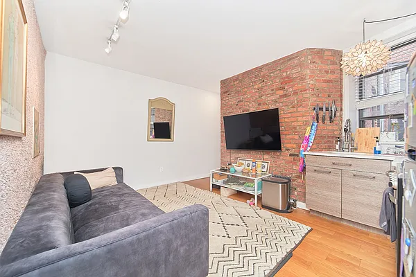 Rented by Living New York | media 11