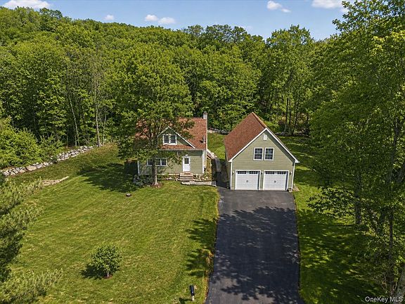 2nd image of 8 Garrett Place